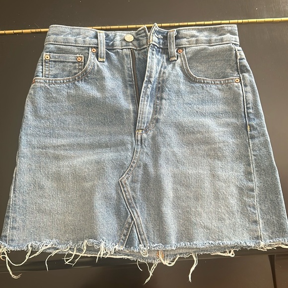 Aritzia Dresses & Skirts - Aritzia Denim Forum/Debbie Denim miniskirt  size 24
